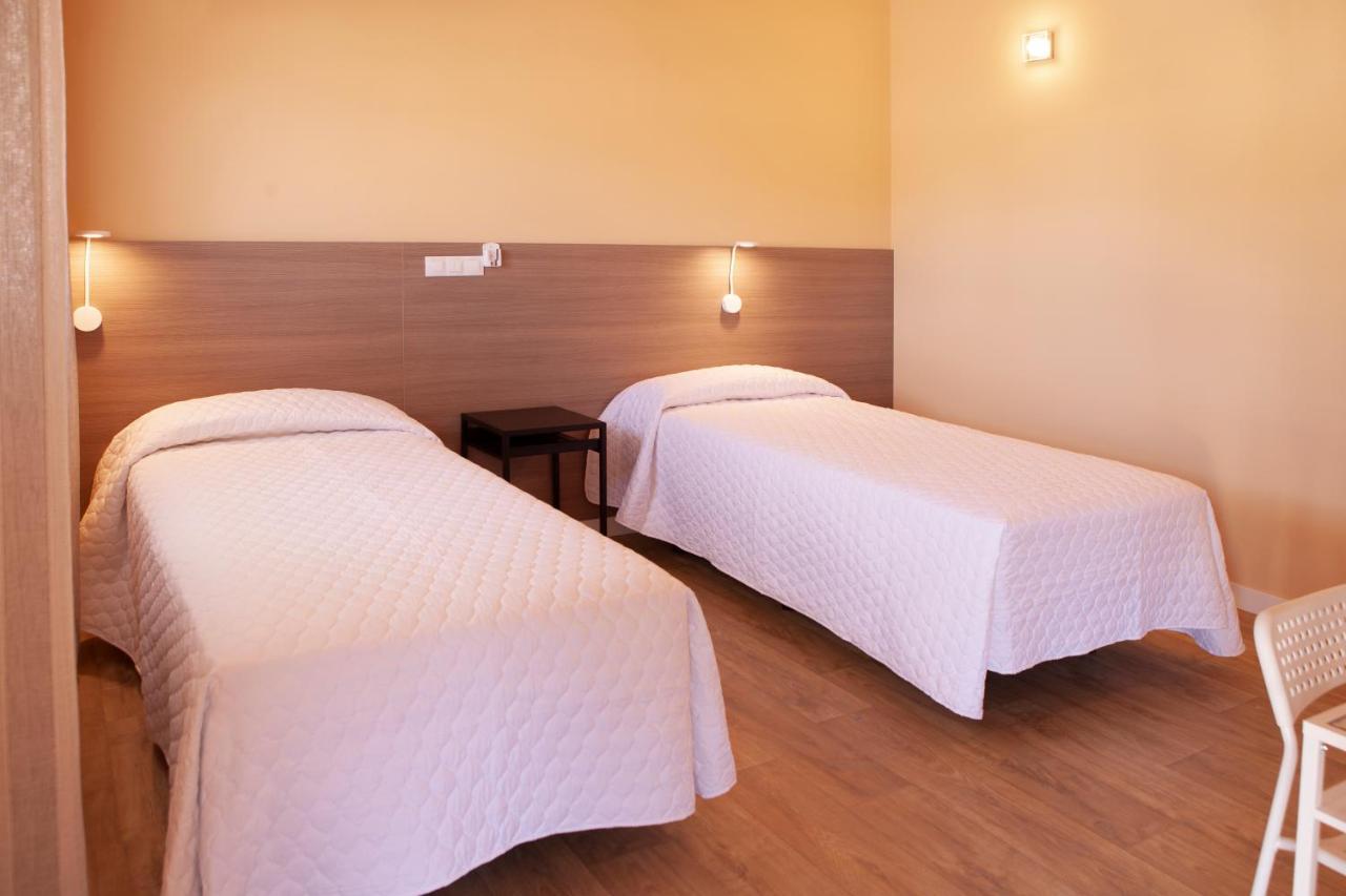Hostal La Posada De Mari ลากาเบรรา ภายนอก รูปภาพ